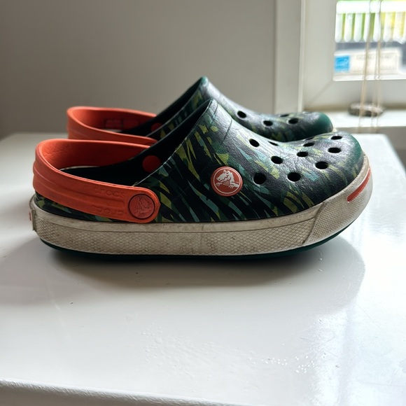 Crocs size 10/11 - Picture 2 of 4